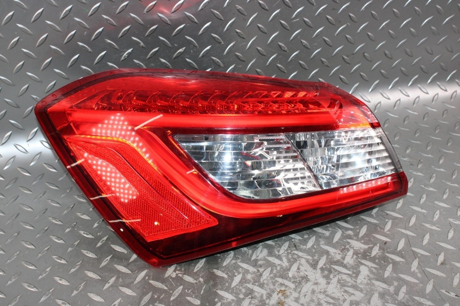 Maserati Ghibli 2014-2020 Left Tail light