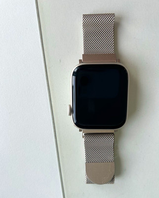 Apple Watch 44 mm Smartwatch für iOS mit Edelstahl-Milanese-Armband Rosa