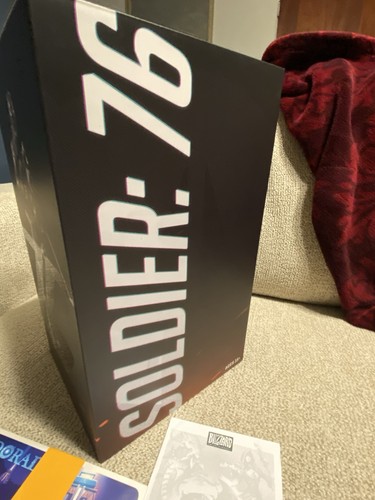 BLIZZARD OVERWATCH LIMITED COLLECTOR'S EDITION SOLDIER 76 STATUE SET - Picture 5 of 9