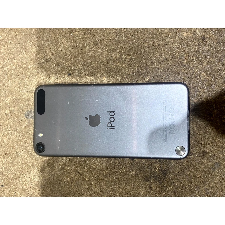 Apple iPod Touch 5th Gen A1421 MP3 Media Player 5MP 4" Touchscreen - For Parts - Image 4 of 4