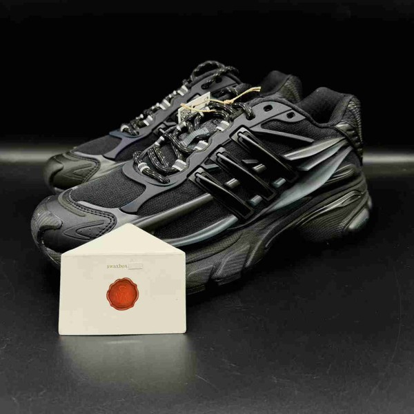 Pharrell x VIRGINIA x adidas Adistar Jellyfish Triple Negro KJ3841 2