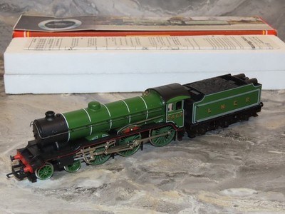 CA123: Hornby R053 LNER Class B17 Manchester United Spur 4-6-0 OO - ungelaufen