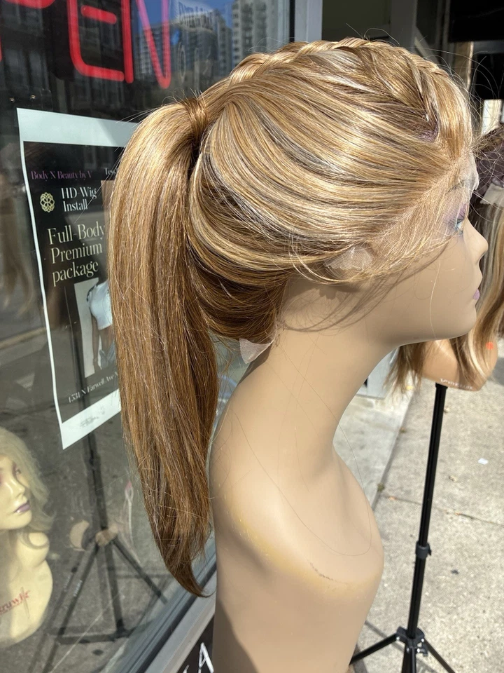 Peluca trenzada cola de caballo frente a encaje Foto 2 de 4