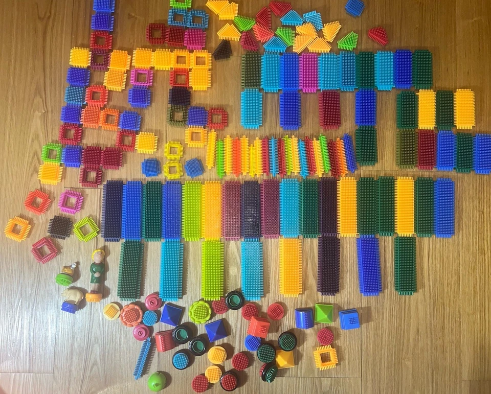 Bristle Blocks Building LOT Of 179 Pieces Loose Replacement People Animals Etc - Image 2 of 4