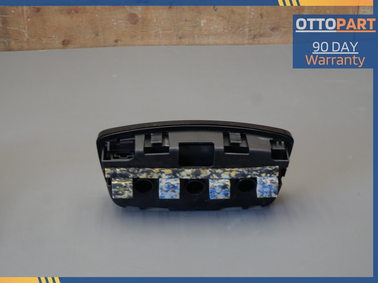 2017-2021 MASERATI GHIBLI QUATTROPORTE Rear Overhead Dome Light OEM 670110916