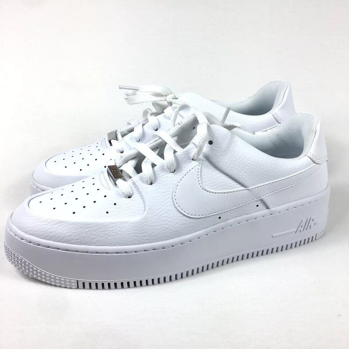 Nike air force hotsell sage 1 low white