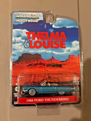 GREENLIGHT HOLLYWOOD - THELMA & LOUISE 1966 BLUE FORD THUNDERBIRD 1:64