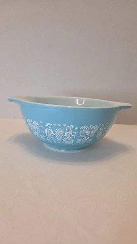 Pyrex Vintage Cinderella Mixing Bowl In Amish Butterprint 1 1/2 QT