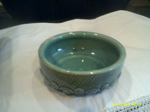 Vtg. McCoy Mid-Century Modern Round Green Bowl-Wavy Loop-7"-c. 1940's