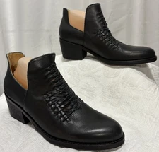 Latigo Kick Bootie Black Leather Size 10 Woven Leather Split Shaft Western Boots