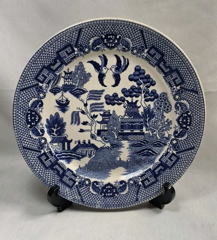 VINTAGE BLUE WILLOW TRANSFERWARE  PLATE Made in Japan