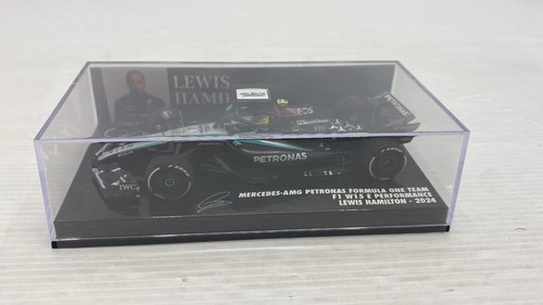 MIN410240144 Minichamps Mercedes-AMG Petronas Formula One Team F1 FW15 E Perfo - Foto 1 di 2