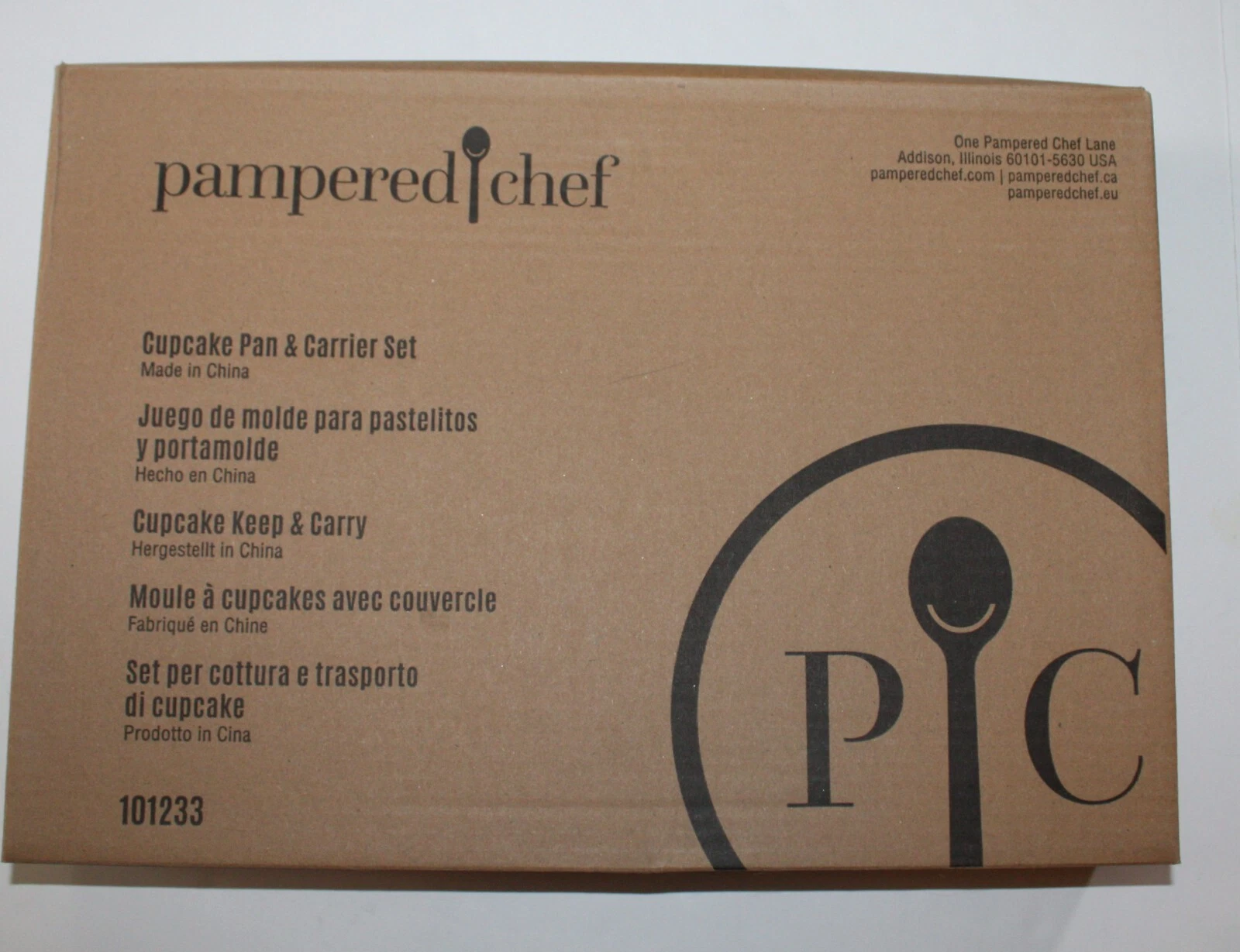 New Pampered Chef Cupcake Pan & Carrier Set 101233 Holds 12 Muffins Cupcakes