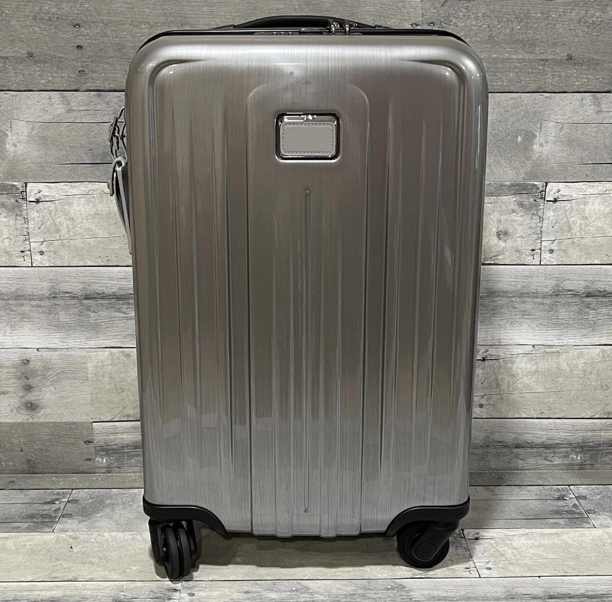 TUMI V4 Collection 22-Inch Carry-On Expandable Spinner Packing