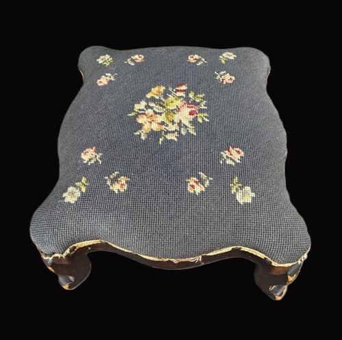 Antique Victorian Footstool, Original Needlepoint Top, Scalloped Wood Frame - Picture 12 of 17
