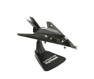 Lockheed F-117A Nighthawk 1:144 Atlas Militärflugzeug Druckgussflugzeug MG24