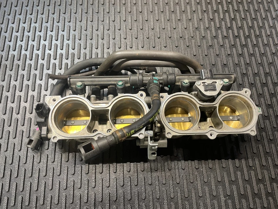 Carrocerias de acelerador Honda CBR1000RR 2008–2011 com injetores de combustível fabricante de equipamento original | Testado - Imagem 3 de 4