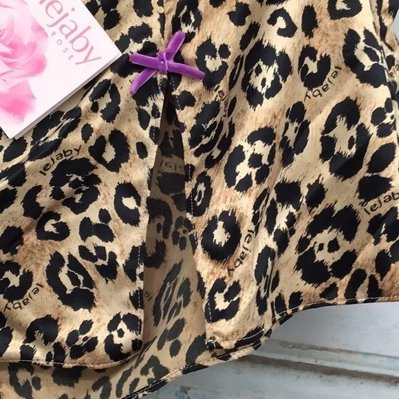 Lencería corta Lejaby Maison con estampado de leopardo grande rosa bronceado/púrpura marrón negro Foto 4 de 4