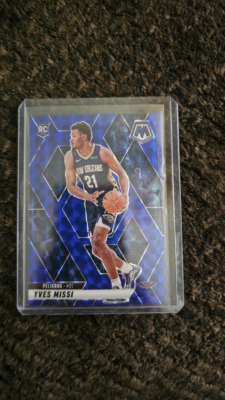 2024-25 Panini NBA Mosaic Prizm - Yves Missi #243 Blue Geometric /199
