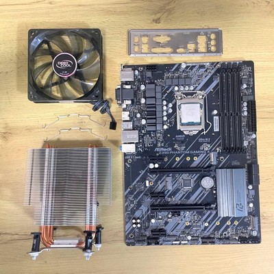 ASRock Z390 Phantom Gaming4 Mainboard Intel i7-9700K CPU Kühler Set Gebraucht