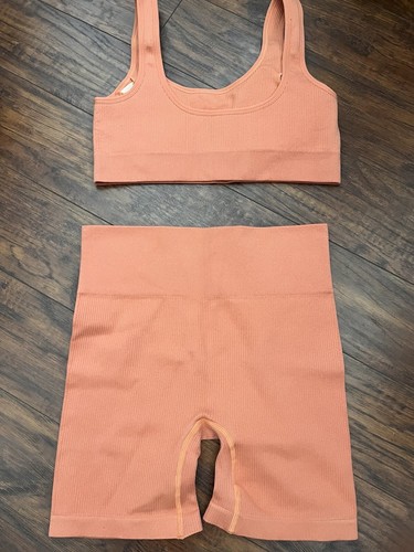 2pc Ribbed , Padded Bra . Workout Outfit - Picture 5 of 6