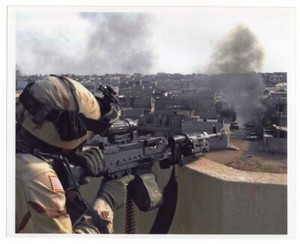 2004 25th Infantry Division Engages Insurgents M240B MG Mosul Iraq 8x10 Photo