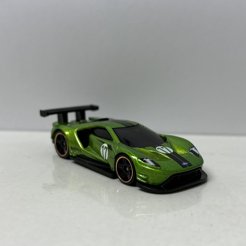 2016 16 Ford GT Race Collectible 1/64 Scale Diecast Diorama Model