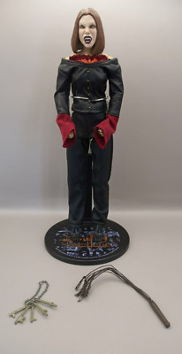 Buffy The Vampire Slayer Poseable Vampire Willow Figure W/ Stand, Whip, Keys