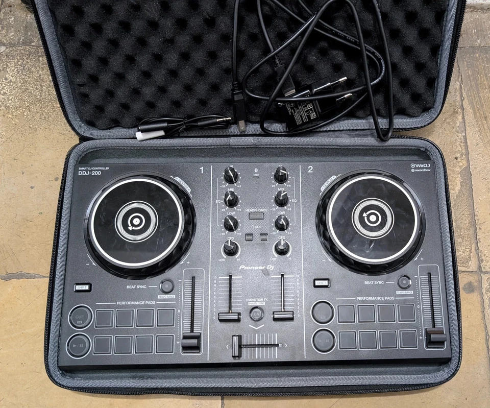 Pioneer DDJ-200 DJ Controller - Schwarz - mit Decksaver - recordbox weDJ - Bild 2 von 4