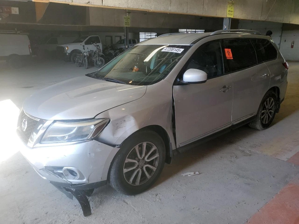 二手后左门内部装饰面板 适合:2015 年日产探路者 A 级 — 第 2/4 张图片