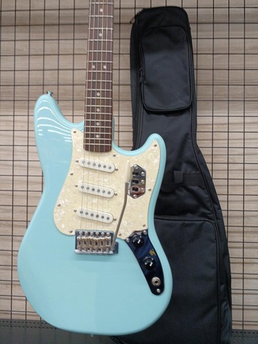 SQUIER PARANORMAL CYCLONE SSS/DAPHNE Electric Guitar
