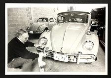1980s Volkswagen VW Bug Antique Car Collector Man Auto Vintage Press Photo