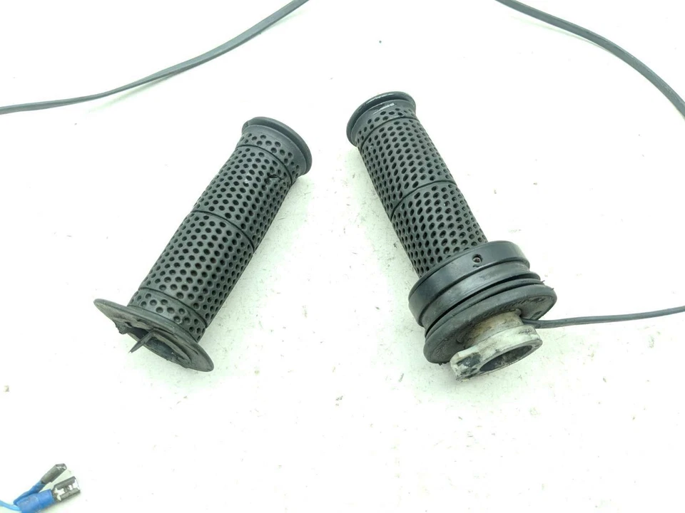 97 Kawasaki Concours ZG1000 Throttle Tube And Grips - Image 2 of 4