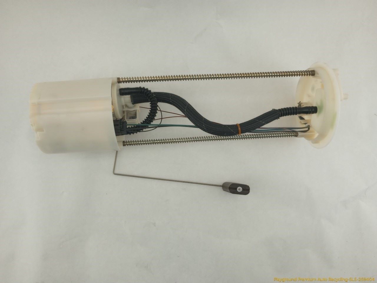 Maserati Quattroporte M139 Fuel Pump With Sending Unit 4.2L V8 8 Cyl Fits 03-11 