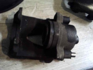 BREMSSATTEL VORN RECHTS FÜR VOLKSWAGEN BORA BERLINA 1J2 1.9 TDI 177284 1772842