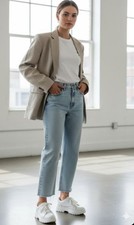 Levis Premium Light Wash Cropped Straight-Leg Jeans 27