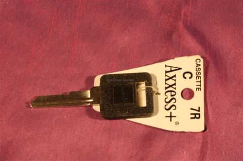 Lot of 32 AXXESS + BLACK Cassette #7R KEY BLANKS. Nickel plated Brass. - Picture 2 of 2