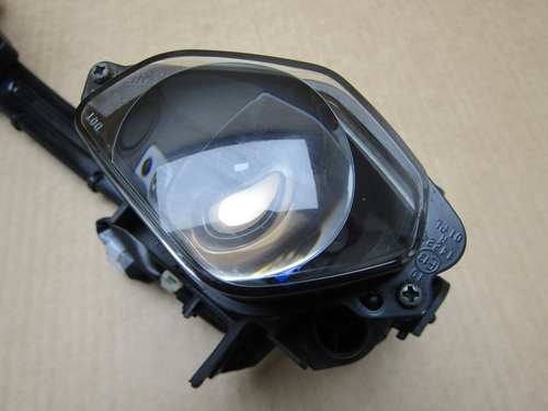 Yamaha YZF R1M 2016 13,895 miles headlight assembly (13790) - Picture 2 of 10