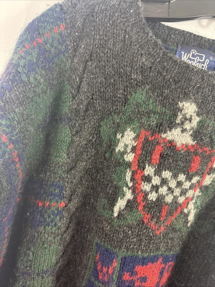 WOOLRICH men's XL Green 100% Crew Sweater VTG Dragon Shield Emblem Medieval - Image 3 of 4