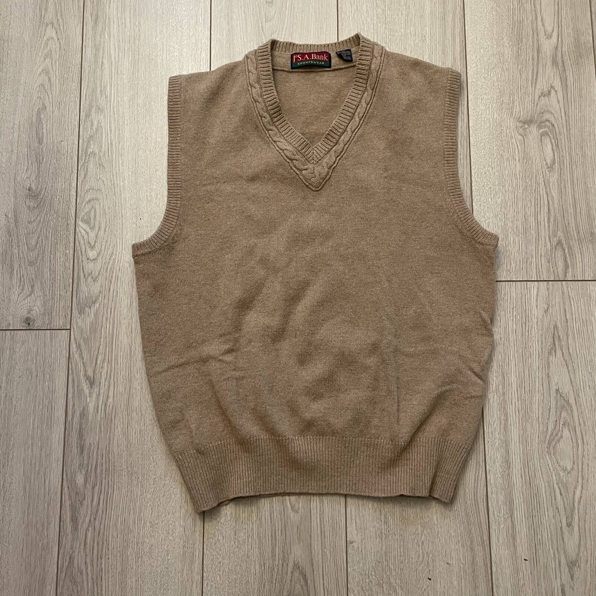 メンズウェア EMBLEM V-NECK KNIT VEST - BROWN EMBLEM V-NECK KNIT VEST - BROWN