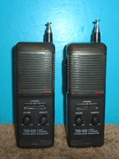 2 Radio Shack TRC-223 CB Walkie Talkie Transceivers