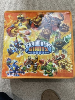 Skylanders Giants Case With 13 Action Figures Activision
