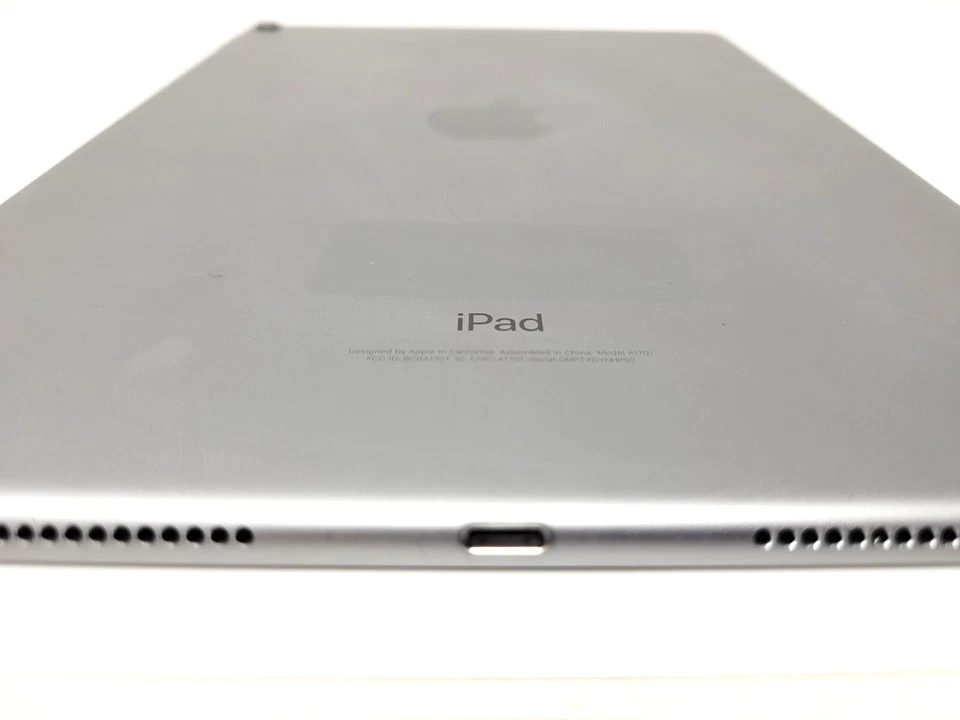 Apple iPad Pro 10.5" (A1709) 256GB, Silver, Unlocked B+ - Image 2 of 4