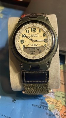 Casio Analog Digital Illuminator Herrenuhr mit weißem Zifferblatt