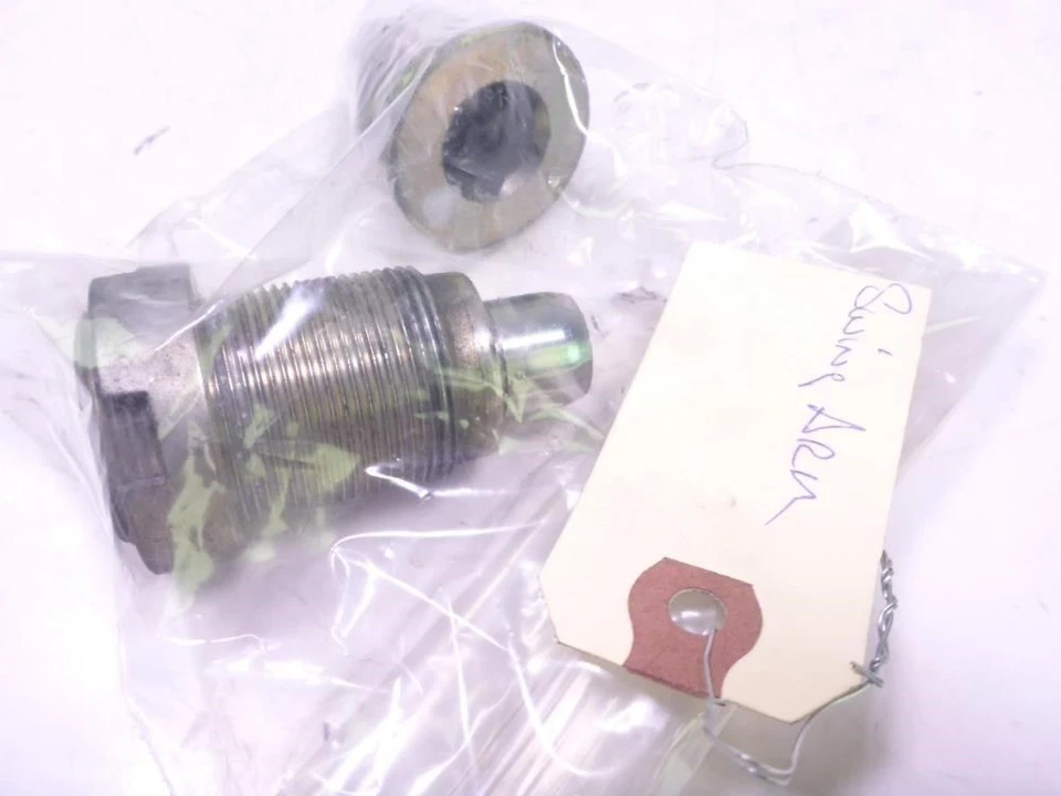 08 Triumph Rocket III 3 pernos de pivote de brazo oscilante Foto 2 de 4