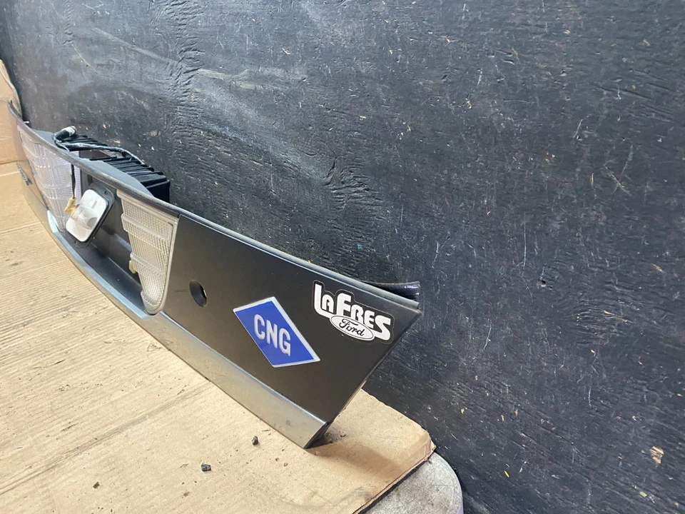 Ford Crown Victoria 1998 a 2011 maletero trasero adorno placa panel S6086 DG Foto 2 de 4