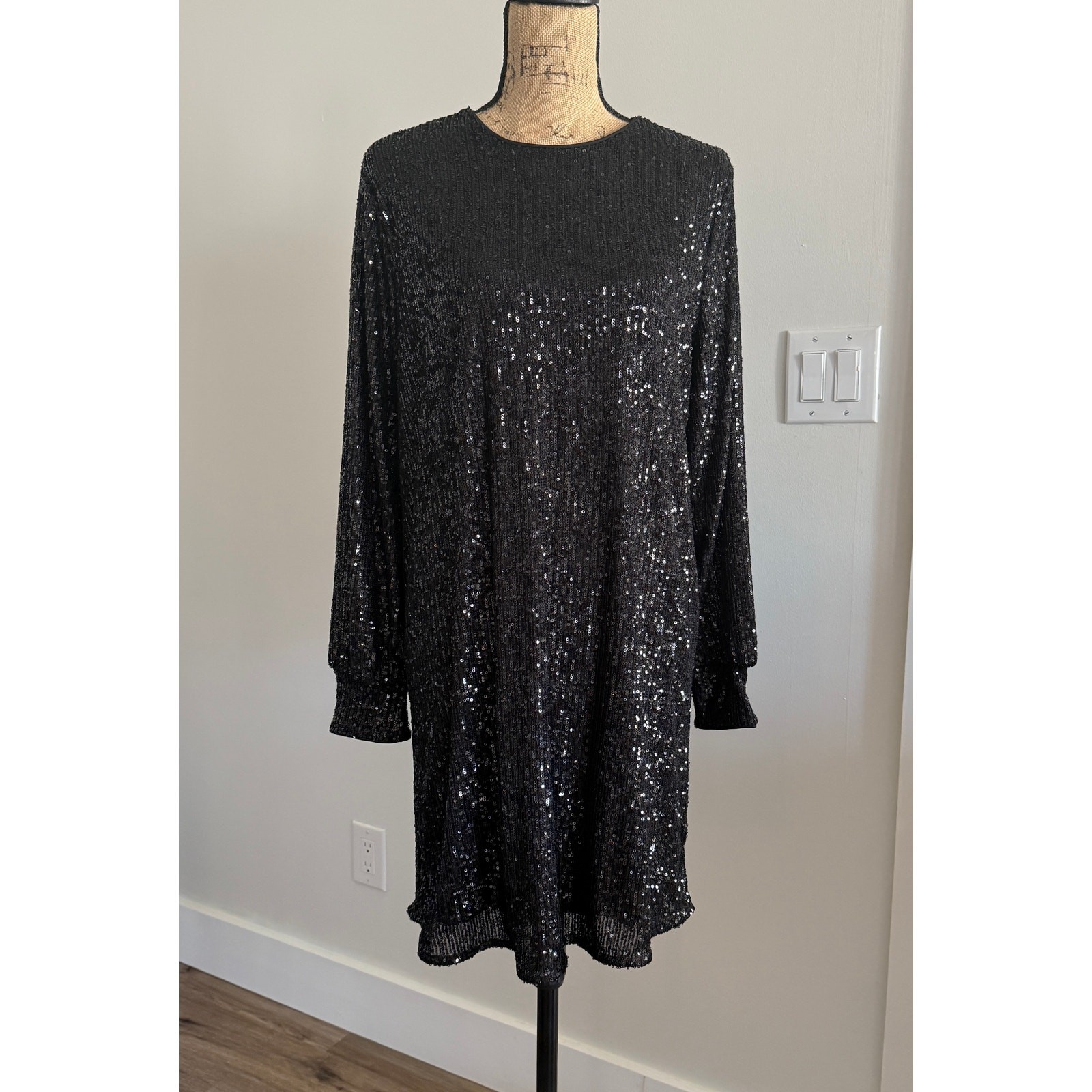 Black Sequin Long Sleeve Dress Size Large NWT