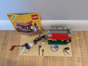 LEGO 6041 - Castle: Lion Knights: Armor Shop - 100% complete w/ instructions