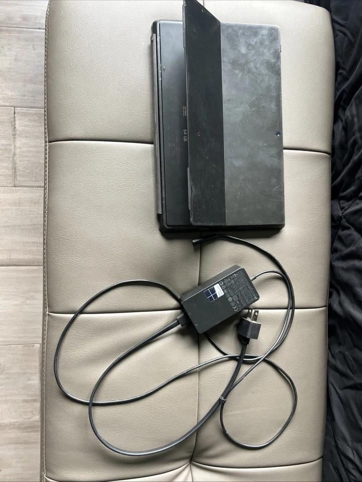 Microsoft Surface RT 64GB DOESNT WORK - Image 4 of 4