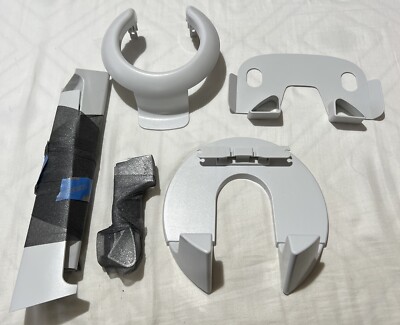 Insignia - Stand for Oculus Meta Quest 2 - White NS-Q2SW